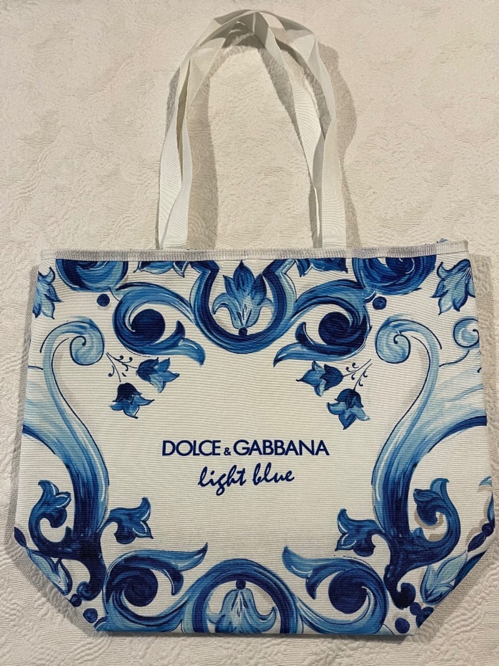 Women's Dolce & Gabbana Cooler Light Blue White and Blue Tote Bag NEW